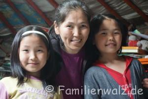 Was ist eigentlich Zuhause? Sieben elementare Zutaten - Begzs' Frau Sayumbo und ihre Töchter