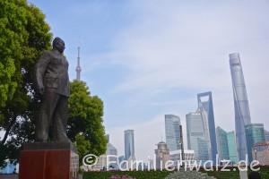 Shanghai - Willkommen in der Zukunft - Mao-Denkmal am Bund