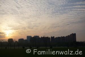 Shanghai - Willkommen in der Zukunft - "unser" Hochhauskomplex